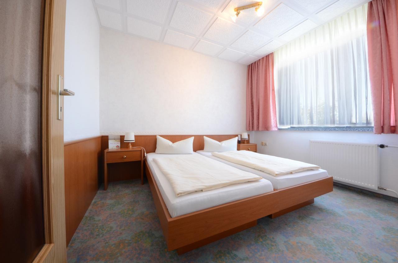 Land-Gut-Hotel Barbarossa ケルブラ エクステリア 写真